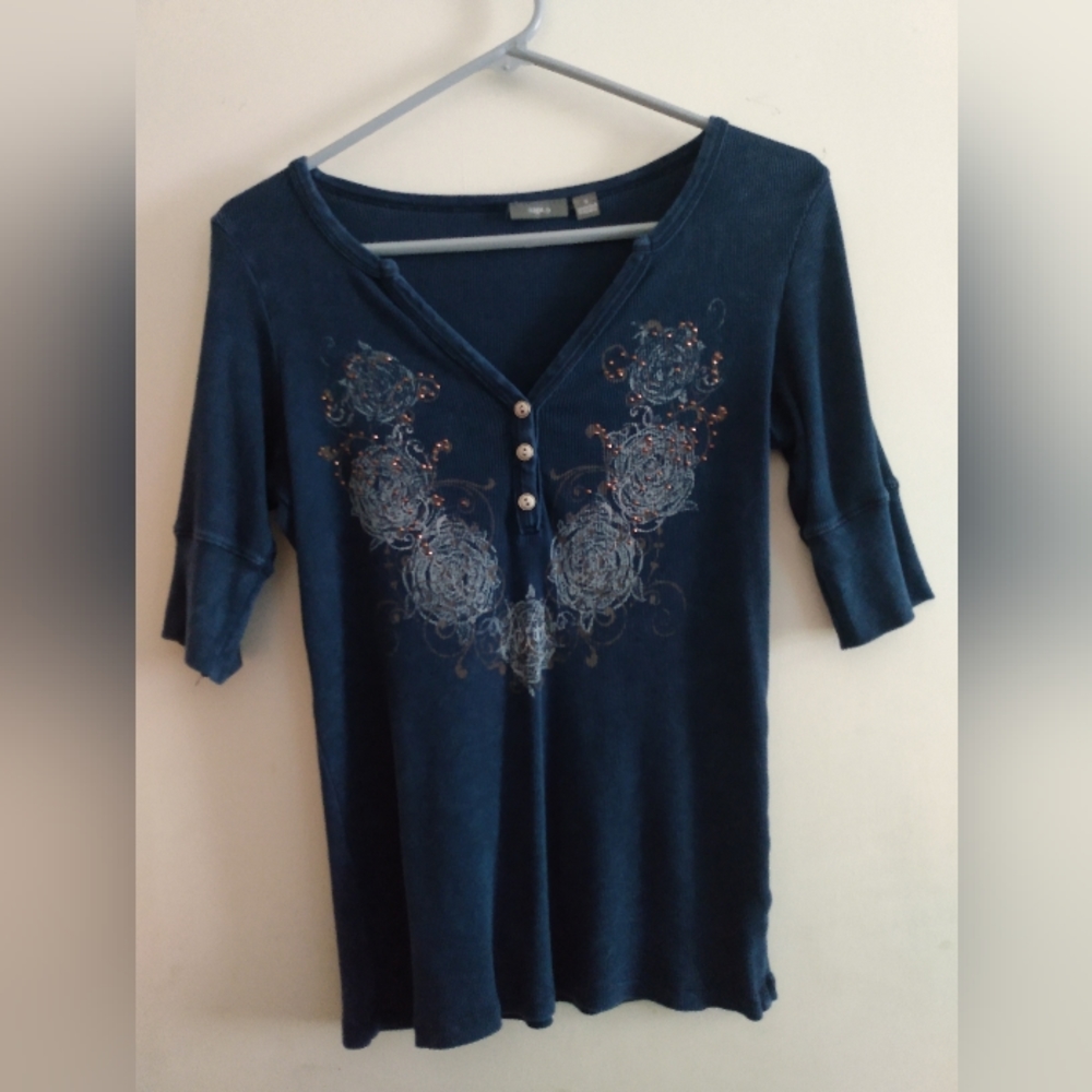 Set/2-Short Sleeve Screen Print, Sequence V-Neck tops.Denim Blue, StoneWash Gray